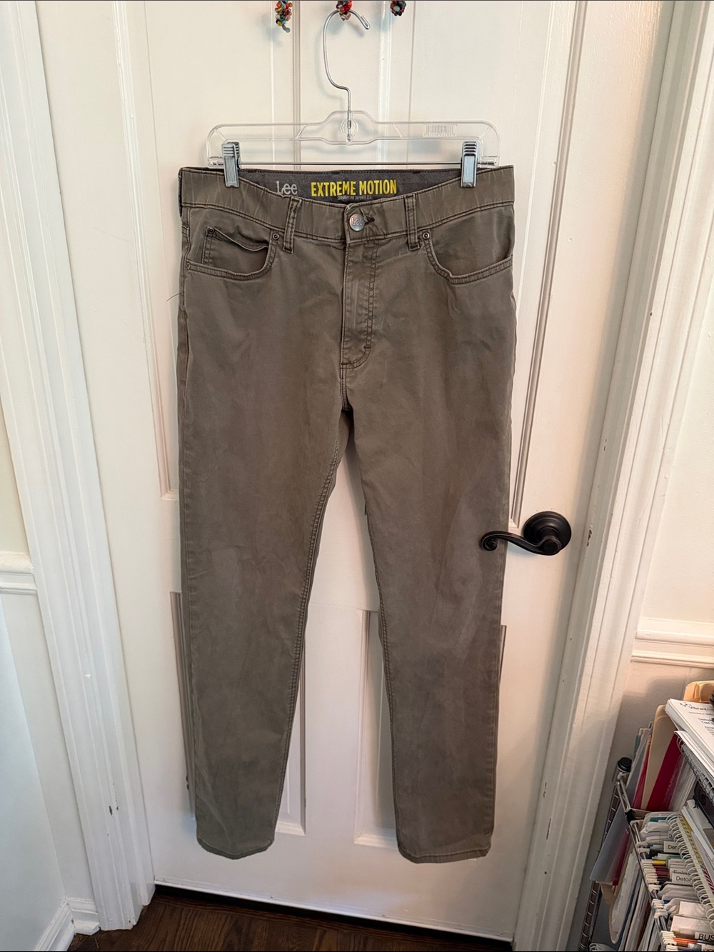 Lee Extreme Motion Men’s 34x34 Straight Fit Tapered Leg Stretch Pants Khaki